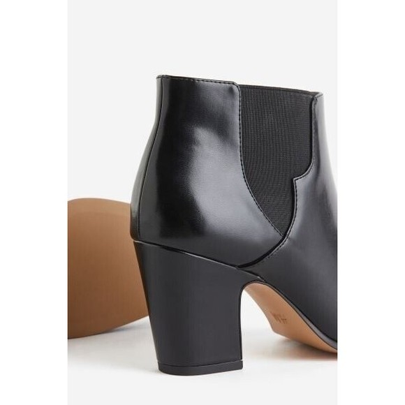 H&M Ankle Heeled Black Boot Women’s Size 9 Pointed Toe Pull On Booties NWT - Picture 9 of 10